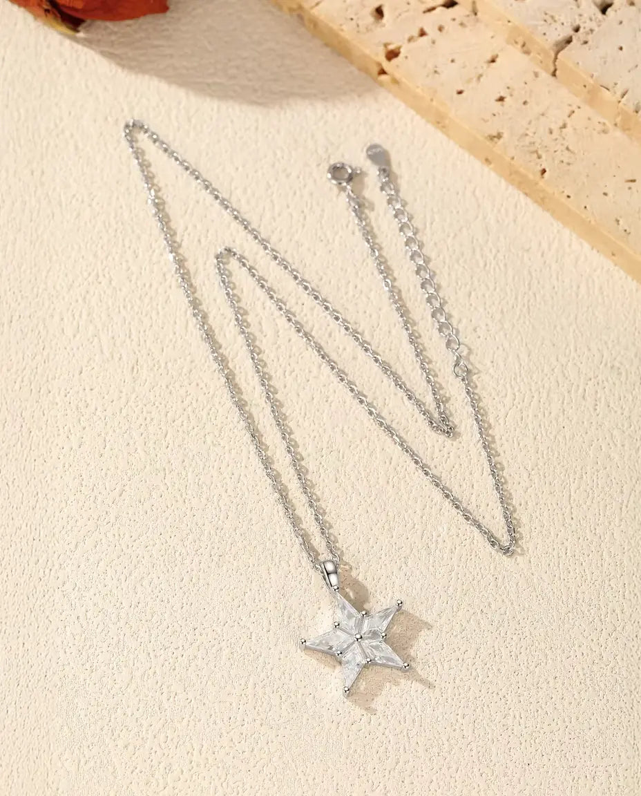 Collana Stella con Zirconi - stella di cinque pietre taglio aquilone, 18 mm, catena 40+5 cm, argento 925