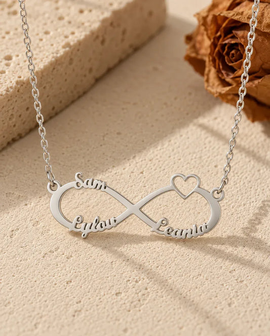 Collana con Tre Nomi e Simbolo Infinito in Argento 925 - vista frontale in argento