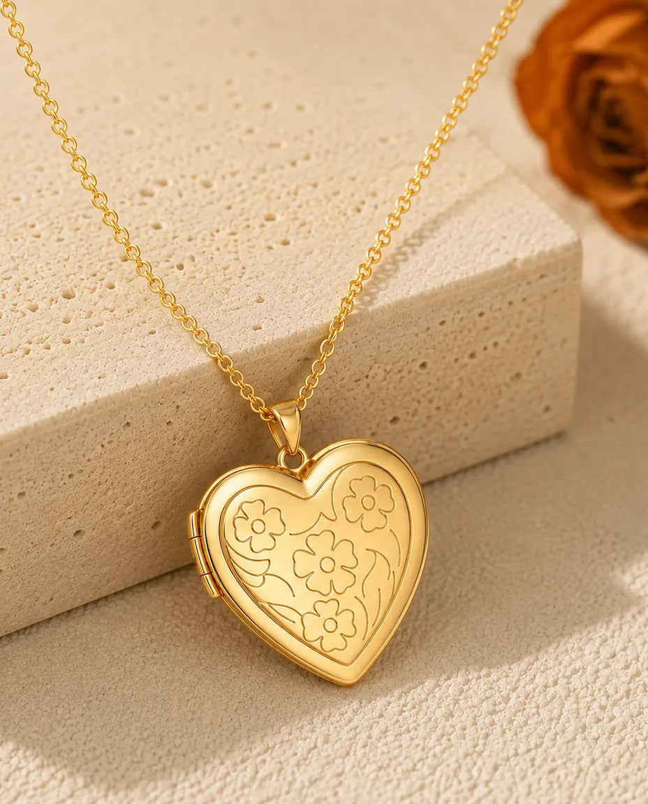 Ciondolo Portafoto a Cuore con 2 Foto - collana portafoto con fiori incisi e retro in madreperla, argentato o dorato, catena 50+5 cm