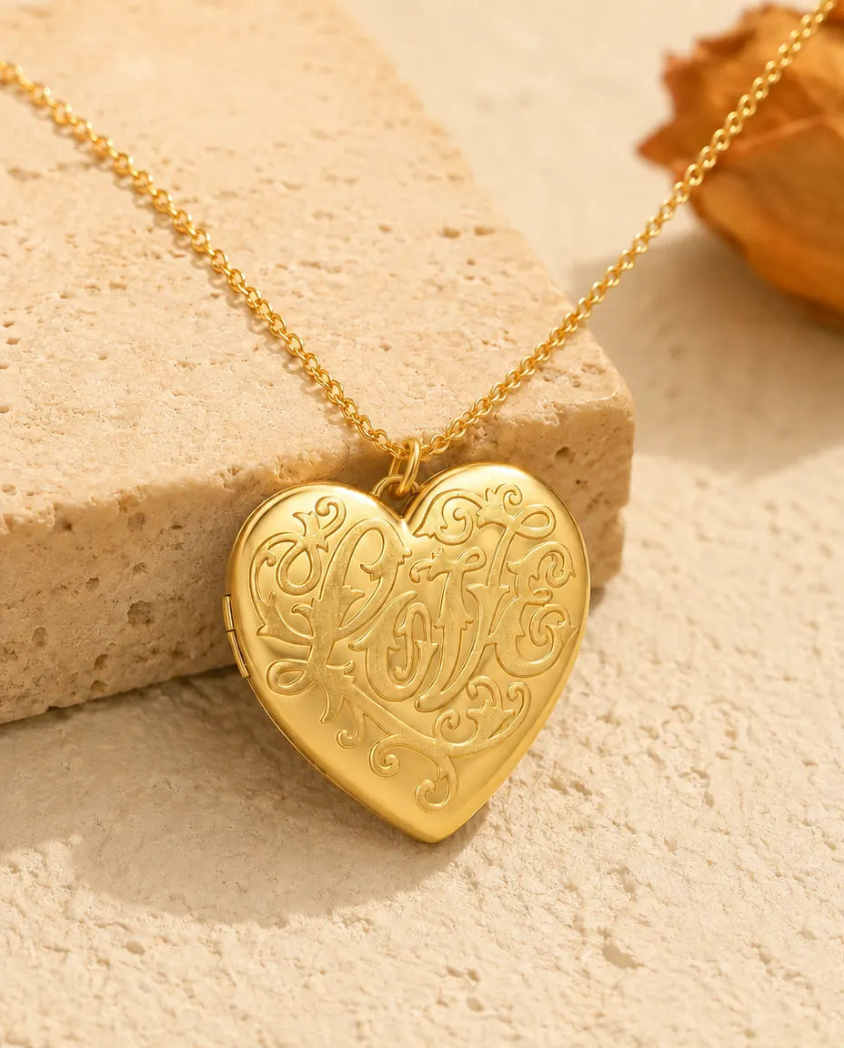 Ciondolo Portafoto a Cuore Love con 2 Foto - collana portafoto con Love in rilievo e retro in madreperla, catena 45+5 cm