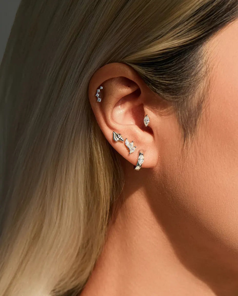 Orecchini a cerchio in moissanite marquise - una pietra da 0,30 ct 3 x 6 mm per orecchino, cerchio da 11,5 mm, argento 925