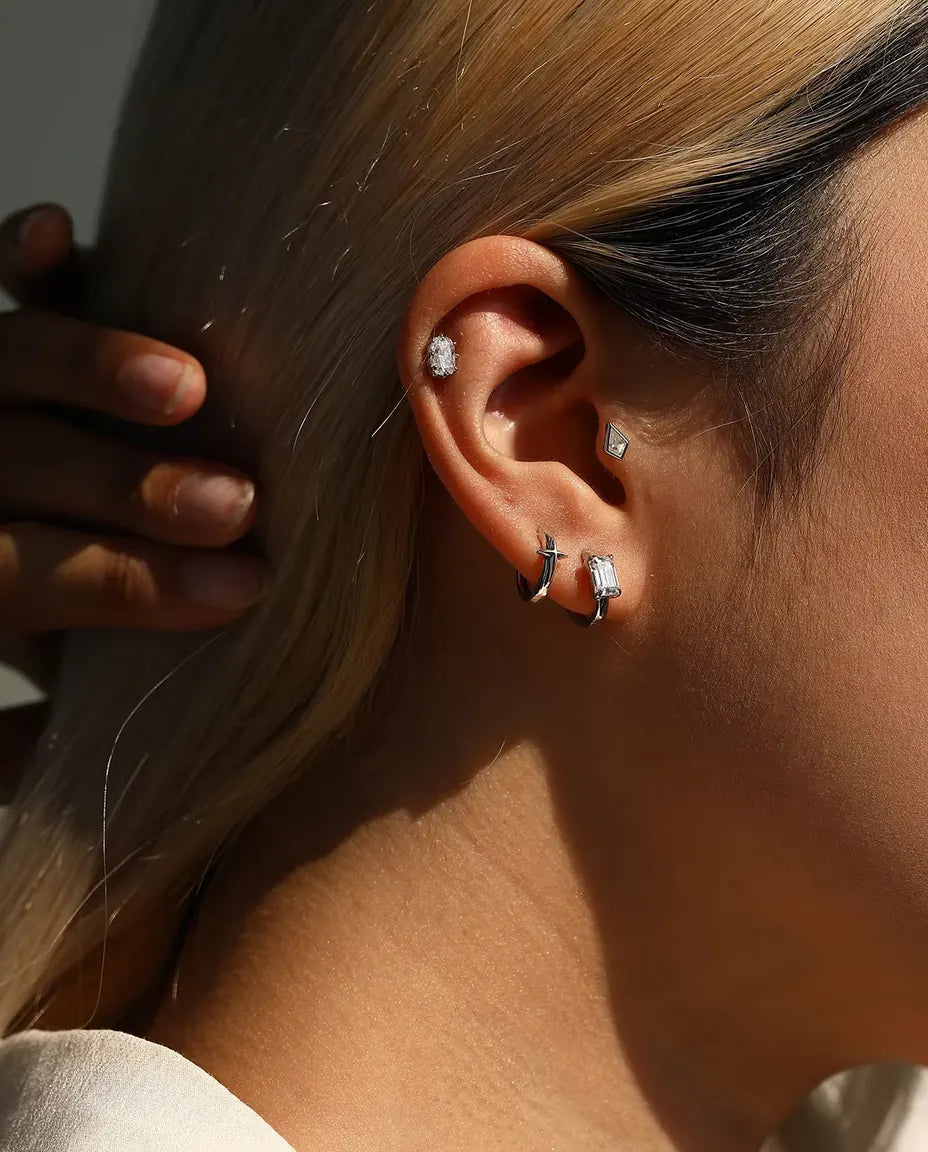 Orecchini a cerchio in moissanite taglio smeraldo - una pietra da 0,80 ct 4 x 6 mm per orecchino, cerchio 11,5 mm, argento 925