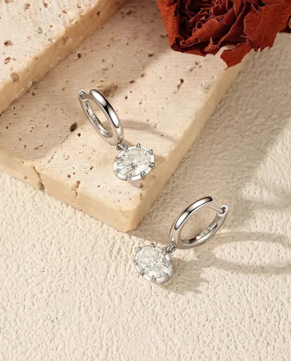 Orecchini a cerchio pendenti in moissanite ovale - pietre da 1,00 ct 5 x 7 mm, 21 mm di lunghezza, argento 925