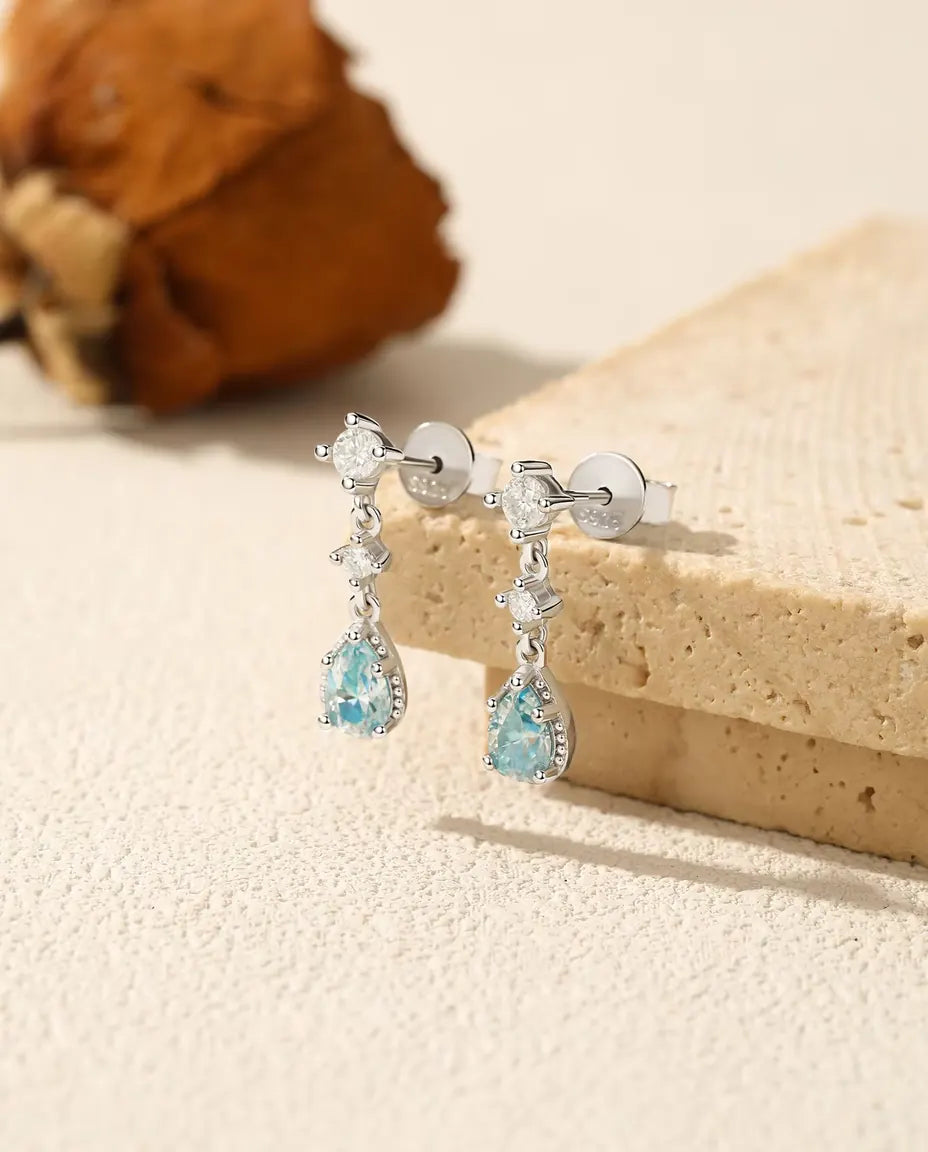 Orecchini moissanite azzurro aqua - gocce da 0,50 ct 4 x 6 mm con accenti in zircone, argento 925, 18 mm