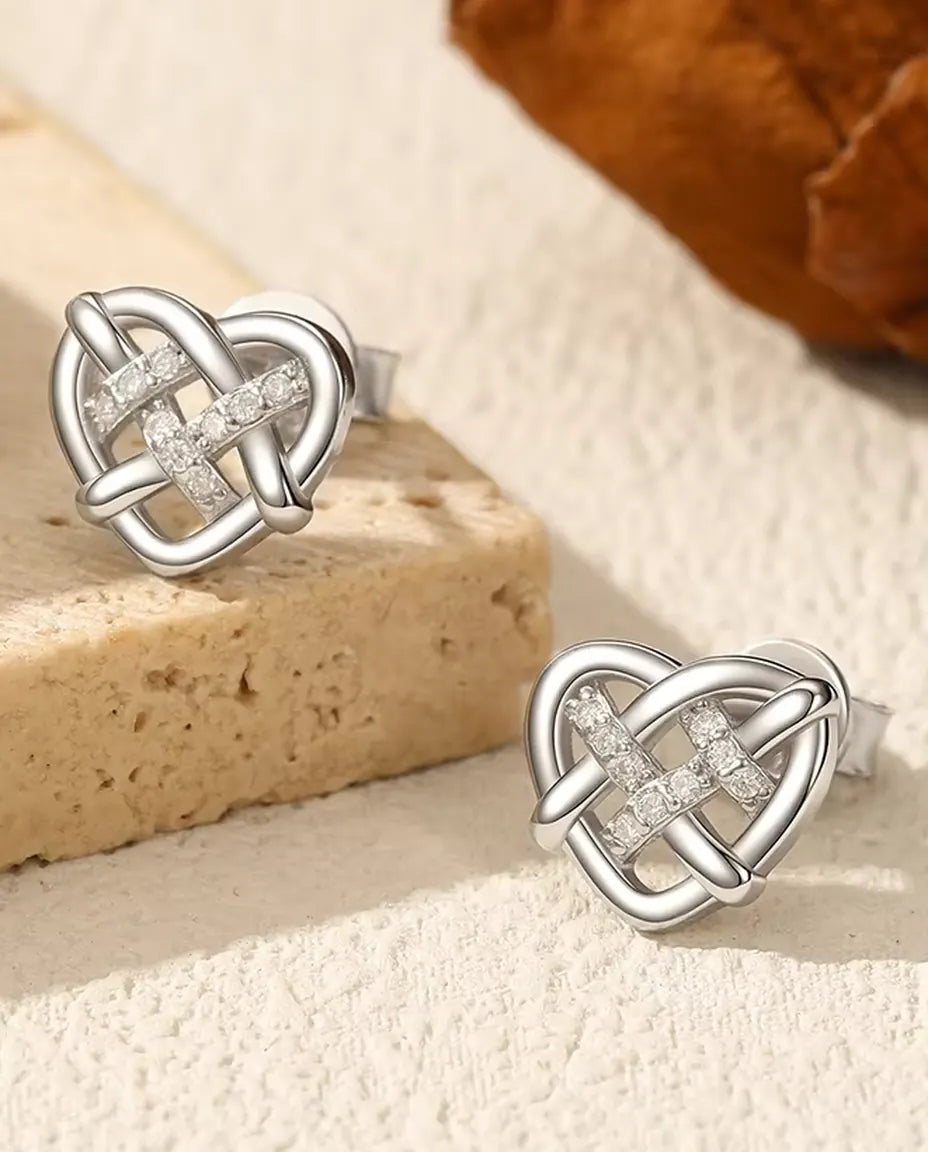 Orecchini a Lobo Nodo Celtico Cuore – 18 moissanite colore D, in argento sterling 925, 9 x 10 mm ciascuno
