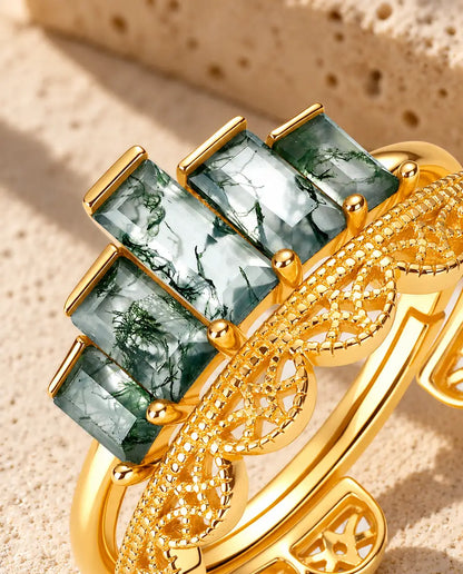 Set di 2 Anelli Impilabili Agata Muschiata in Argento 925 Placcato Oro - primo piano dell’agata muschiata e della sua montatura